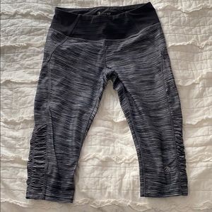 MPG Capri leggings